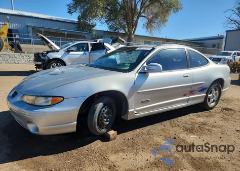 2000 Pontiac Grand Prix Gtp from USA, damaged, VIN 1G2WR1217YF251378